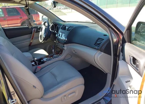 2011 Toyota Highlander Limited V6 from USA, damaged, VIN 5TDDK3EH6BS047559